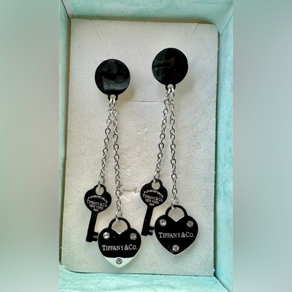 Heart Dangle Earrings - Picture 3 of 5